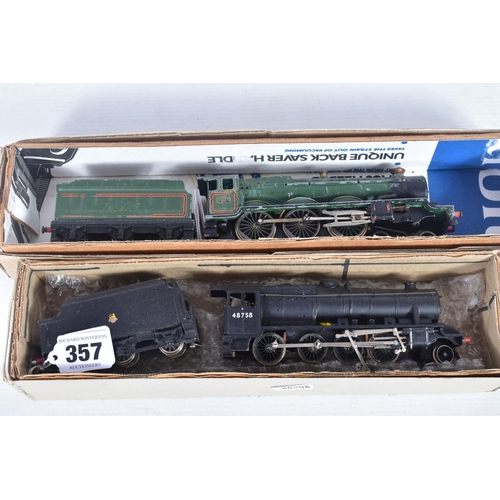 357 - TWO BOXED HORNBY DUBLO LOCOMOTIVES, Castle Class (Bristol Castle) missing nameplates No.7013, lined ... 