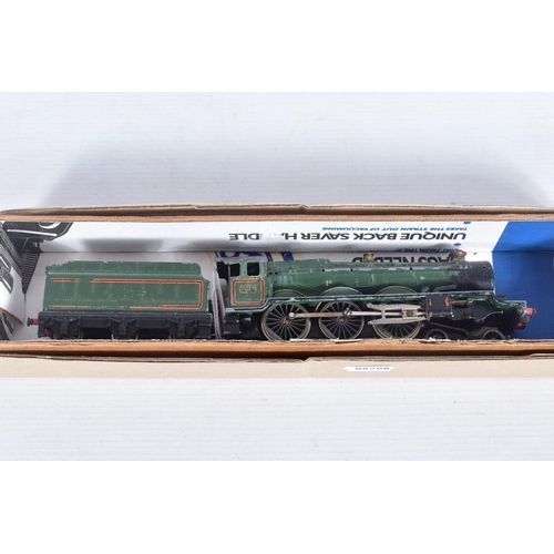 357 - TWO BOXED HORNBY DUBLO LOCOMOTIVES, Castle Class (Bristol Castle) missing nameplates No.7013, lined ... 