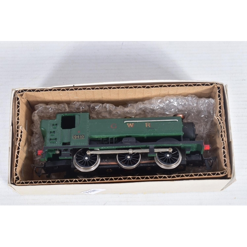 360 - FOUR BOXED GRAHAM FARISH OO GAUGE CLASS 94XX PANNIER TANK LOCOMOTIVES, all No.9410, two in G.W.R. gr... 