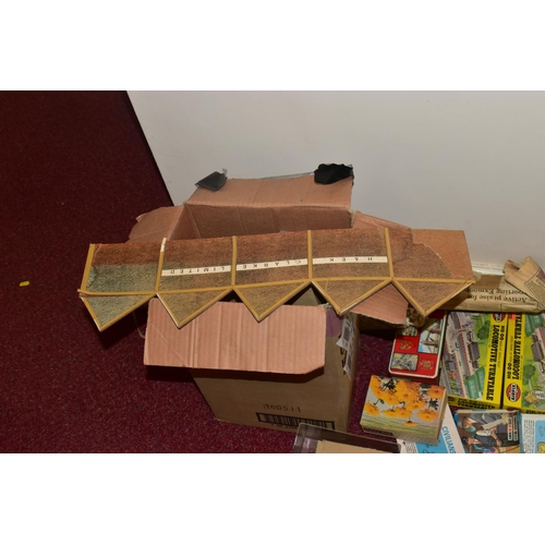 536 - A QUANTITY OF BOXED AND UNBOXED OO GAUGE LINESIDE AND SCENIC ACCESSORIES, TRACK AND CONTROLLER ETC.,... 