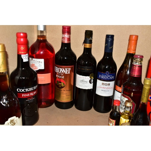 276 - ALCOHOL, Twenty-one bottles of mixed alcohol (including miniatures) comprising Blended Whiskies, War... 