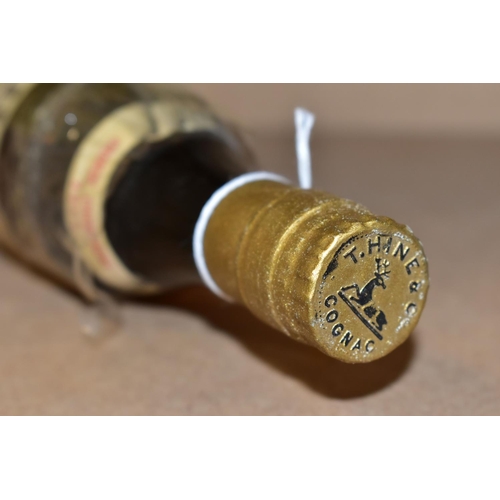 291 - HINE GRANDE CHAMPAGNE COGNAC 1914, 70% proof, fill level 11cm from top, seal intact, original cellop... 