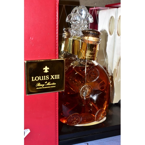 315 - COGNAC, one bottle of LOUIS XIII Remy Martin Fine Champagne Cognac in a Baccarat Crystal Decanter no... 