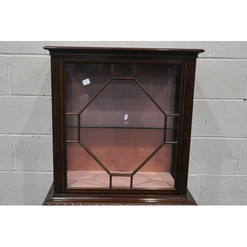 229 - AN EDWARDIAN MAHOGANY AND BOX STRUNG INLAID DISPLAY CABINET, the single astragal glazed door enclosi... 