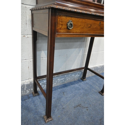 229 - AN EDWARDIAN MAHOGANY AND BOX STRUNG INLAID DISPLAY CABINET, the single astragal glazed door enclosi... 