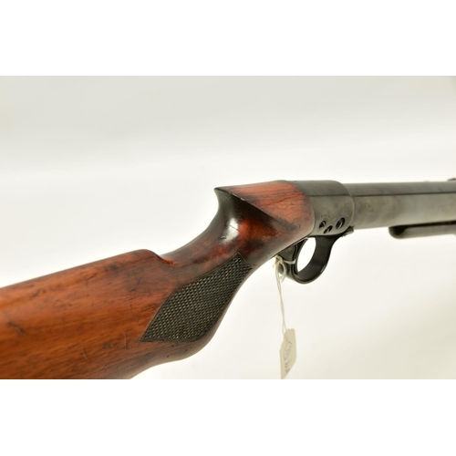 323 - AN ANTIQUE CLASSED .177  B.S.A. LIGHT PATTERN AIR RIFLE, serial number L32631, fitted with a 17  bar... 