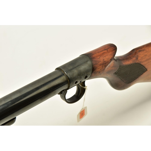 323 - AN ANTIQUE CLASSED .177  B.S.A. LIGHT PATTERN AIR RIFLE, serial number L32631, fitted with a 17  bar... 