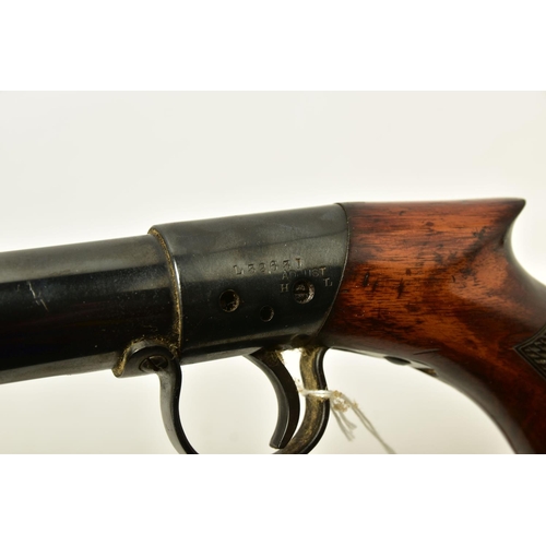 323 - AN ANTIQUE CLASSED .177  B.S.A. LIGHT PATTERN AIR RIFLE, serial number L32631, fitted with a 17  bar... 