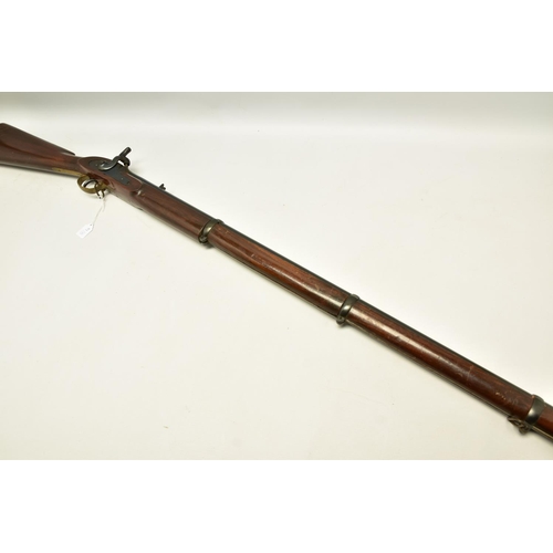 324 - AN ANTIQUE 11 BORE 3 BAND PERCUSSION SMOOTH BORE MUSKET BASED ON THE DESIGN OF THE P53 ENFIELD RIFLE... 