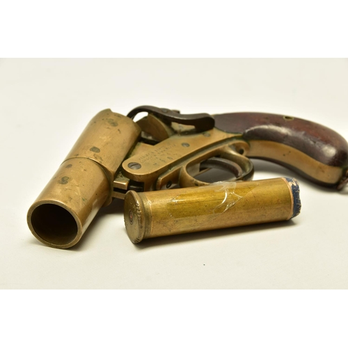 346 - A 1'' WEBLEY & SCOTT MK II FLARE/SIGNAL PISTOL, made in 1918 and bearing military proof marks, it ha... 