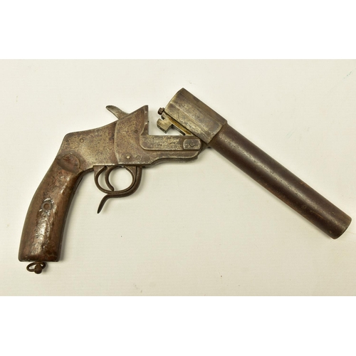 347 - A 27MM HEBEL GERMAN WWI FLARE/SIGNAL PISTOL, in correct working order, the metal work has lost all i... 