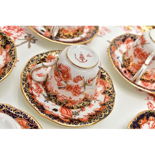 134 - A ROYAL CROWN DERBY IMARI 2469 (SCISSOR) PATTERN WAVY CIRCULAR CABARET TRAY AND SIX MATCHING COFFEE ... 