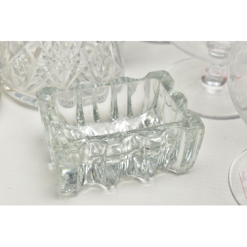 152 - A GROUP OF CUT CRYSTAL AND GLASSWARE, comprising five cut crystal whisky glasses, five cut crystal w... 