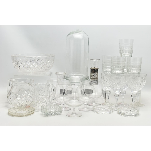 152 - A GROUP OF CUT CRYSTAL AND GLASSWARE, comprising five cut crystal whisky glasses, five cut crystal w... 