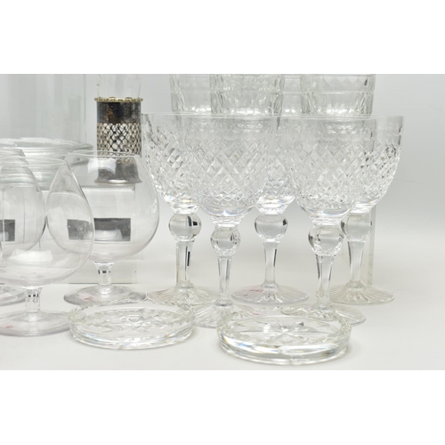 152 - A GROUP OF CUT CRYSTAL AND GLASSWARE, comprising five cut crystal whisky glasses, five cut crystal w... 