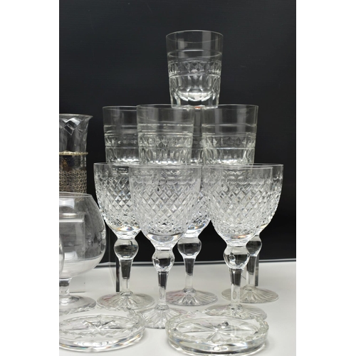 152 - A GROUP OF CUT CRYSTAL AND GLASSWARE, comprising five cut crystal whisky glasses, five cut crystal w... 