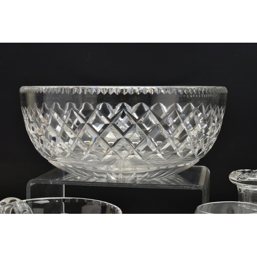 152 - A GROUP OF CUT CRYSTAL AND GLASSWARE, comprising five cut crystal whisky glasses, five cut crystal w... 