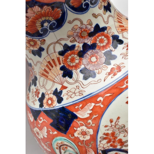 156 - A GROUP OF LATE 19TH AND EARLY 20TH CENTURY JAPANESE IMARI PORCELAIN, the majority with damage and i... 