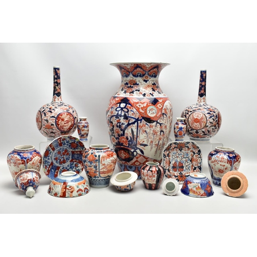 156 - A GROUP OF LATE 19TH AND EARLY 20TH CENTURY JAPANESE IMARI PORCELAIN, the majority with damage and i... 