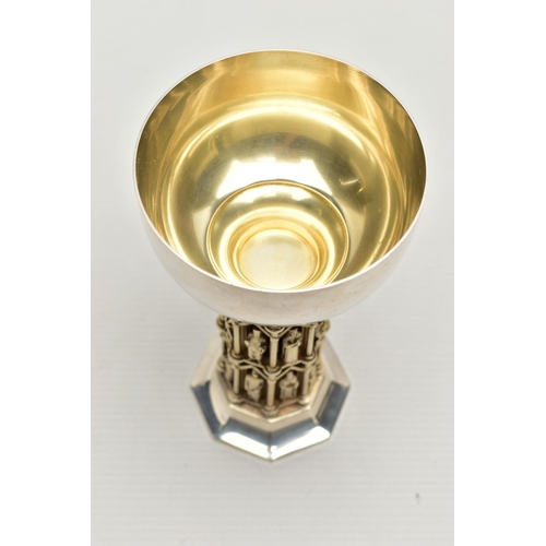 63 - AN ELIZABETH II PARCEL GILT SILVER AURUM LIMITED EDITION WELLS CATHEDRAL GOBLET, designed by Hector ... 