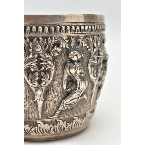 65 - A LATE 19TH / EARLY 20TH CENTURY INDIAN SILVER BOWL, the exterior cast in relief with figures betwee... 