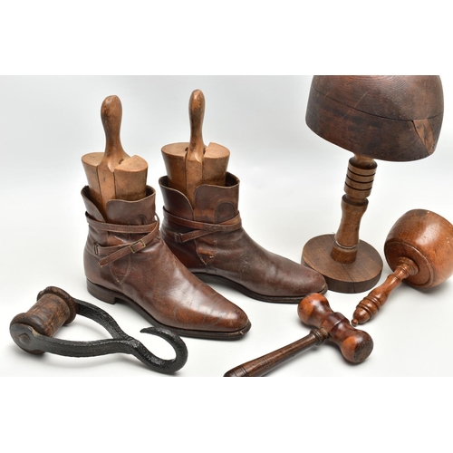 173 - A PAIR OF VINTAGE BROWN LEATHER SHORT RIDING BOOTS FITTED WITH WOODEN TREES, the trees stamped '5' a... 