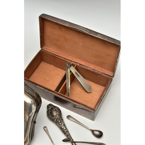 96 - A PARCEL OF LATE 19TH AND 20TH CENTURY SILVER, comprising two mother of pearl handled folding fruit ... 