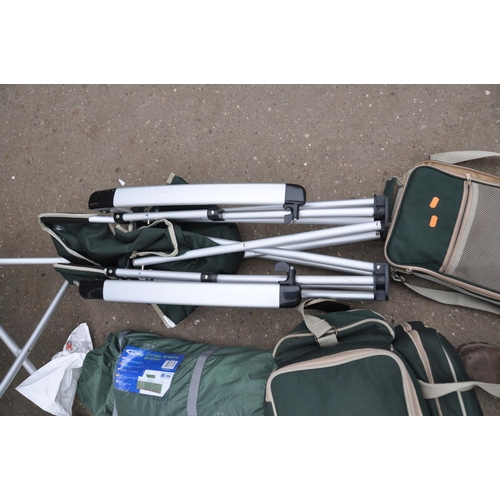 1075 - FIVE ITEMS OF GELERT CAMPING EQUIPMENT including a pair of folding chairs, a breeze break, a picnic ... 