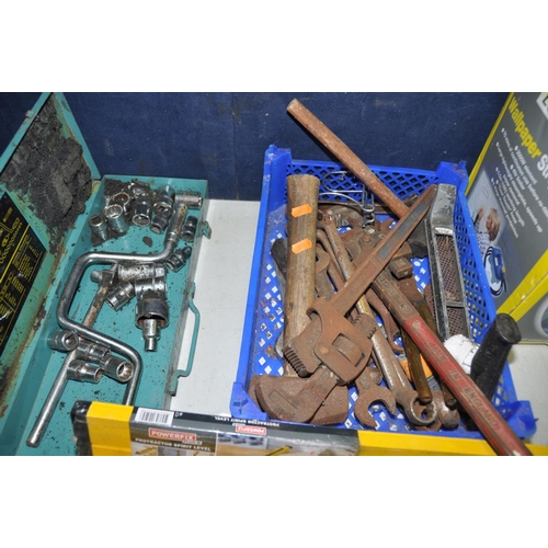 1087 - VARIOUS POWER TOOLS AND GARDEN ITEMS including a Performance PDD144DA 14v drill, a Performance Power... 