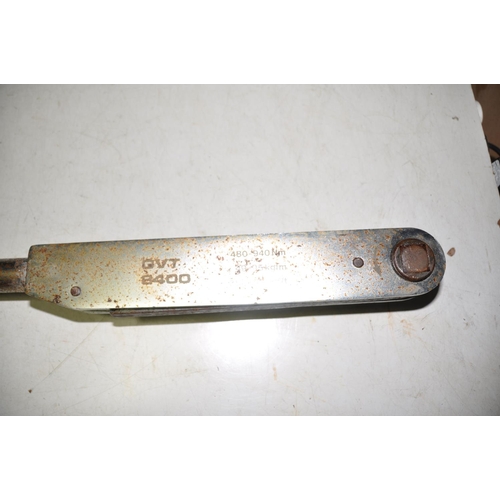 1120 - A BRITOOL GVT 2400 TORQUE WRENCH torque range from 480-940Nm(700lbfft) (condition some surface rust ... 