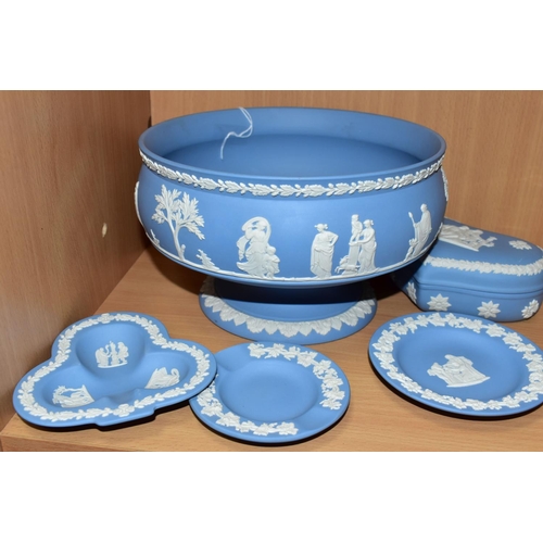 431 - FIVE PIECES OF WEDGWOOD PALE BLUE JASPERWARE, to include a pedestal fruit bowl, diameter of rim 20.5... 