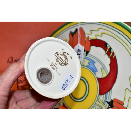 433 - A BOXED WEDGWOOD 'CLARICE CLIFF CENTENARY COLLECTION' CHARGER AND SUGAR SHAKER, based on original de... 