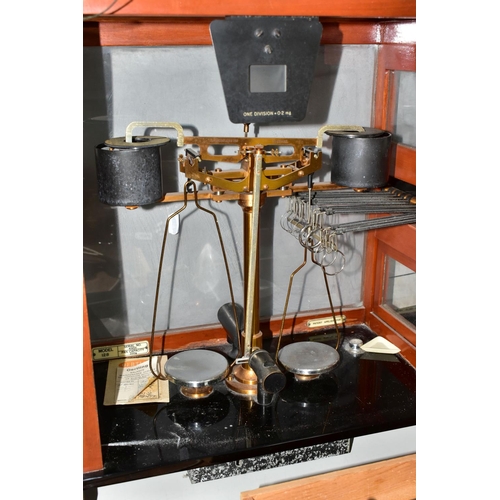 493 - A SET OF RELEASE-O-MATIC BALANCE SCALES, made by L Oertling Ltd, Model 128, serial number 41955, in ... 