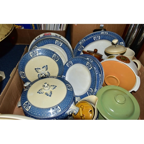 564 - FOUR BOXES AND LOOSE CERAMICS, GLASSWARES AND LAMPS, to include a fifteen piece Beswick blue and whi... 