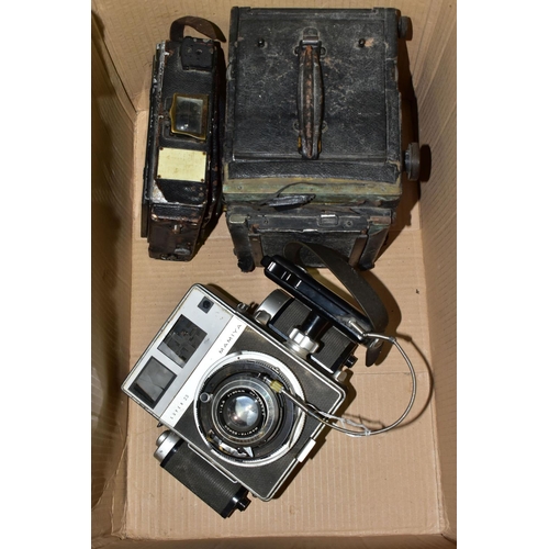 572 - AN ADAMS AND CO MINEX REFLEX DELUXE FILM CAMERA ideal for restoration( no lens or lens carrier), a M... 