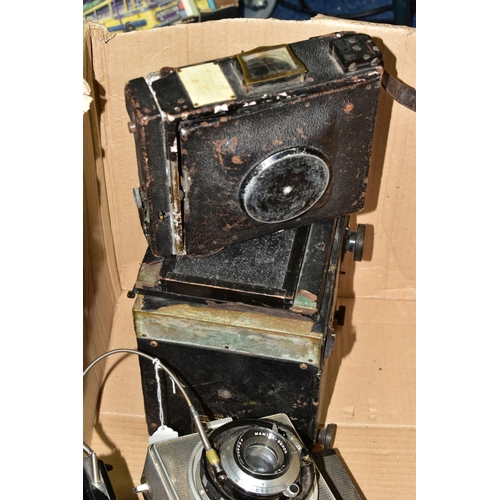 572 - AN ADAMS AND CO MINEX REFLEX DELUXE FILM CAMERA ideal for restoration( no lens or lens carrier), a M... 