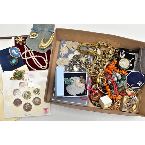 113 - A BOX OF ASSORTED ITEMS, to include a boxed double row cultured pearl necklace fitted with a yellow ... 