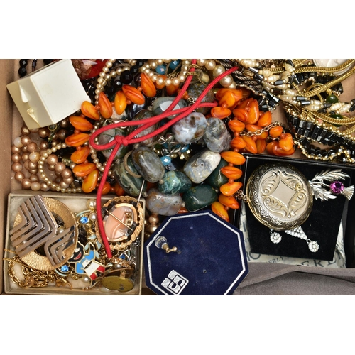 113 - A BOX OF ASSORTED ITEMS, to include a boxed double row cultured pearl necklace fitted with a yellow ... 