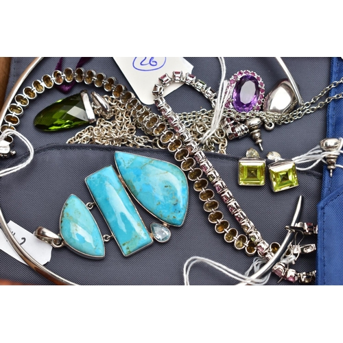 185 - A SELECTION OF COSTUME JEWELLERY, to include a 'Squadra Blu' spike pendant necklace with snake chain... 