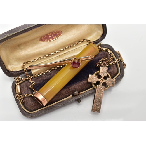 30 - AN EARLY 20TH CENTURY GOLD PENDANT AND CHAIN, A GEMSET BAR BROOCH AND A CHEROOT, the first a rose to... 