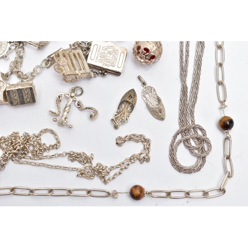 31 - AN ASSORTMENT OF SILVER AND WHITE METAL JEWELLERY, to include a silver agate pendant, hallmarked Lon... 