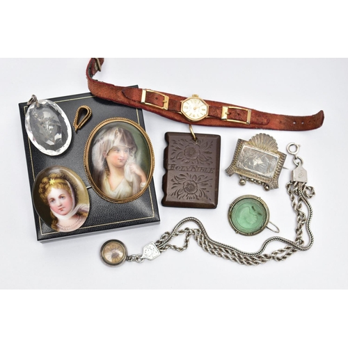 83 - A SELECTION OF JEWELLERY, to include a Victorian silver Albertina featuring three chains, fitted wit... 