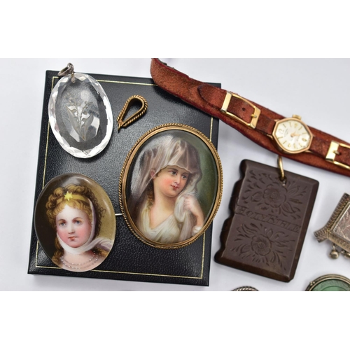 83 - A SELECTION OF JEWELLERY, to include a Victorian silver Albertina featuring three chains, fitted wit... 