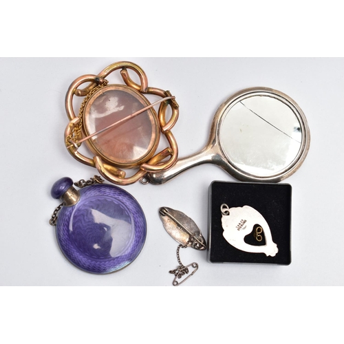 84 - A DAVID ANDERSEN SCENT FLASK AND BROOCH, ENAMEL BROOCH AND A GOLD PLATED CAMEO BROOCH, the scent fla... 