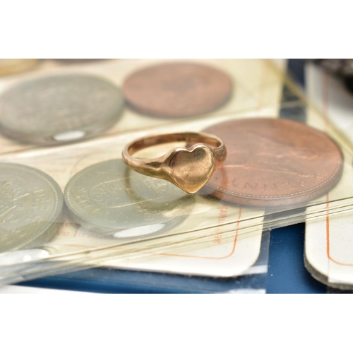 87 - A 9CT GOLD SIGNET RING, A GENTS 'SEIKO' WRISTWATCH AND COMMEMORATIVE COINS, to include a yellow meta... 