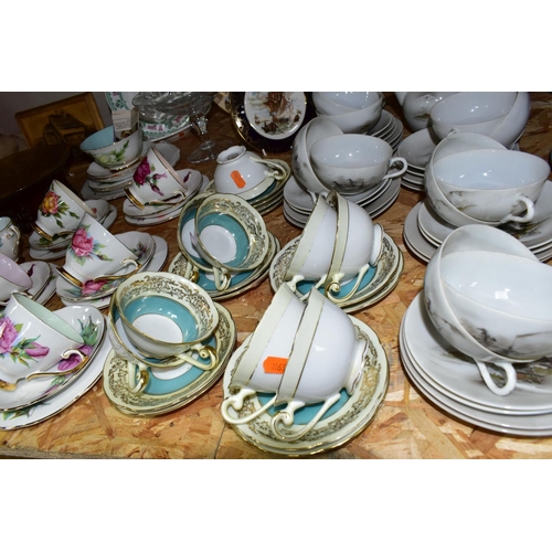 347 - A GROUP OF CERAMICS, GLASS AND METALWARES INCLUDING HARRY WHEATCROFT SIX WORLD FAMOUS ROSES TEA WARE... 