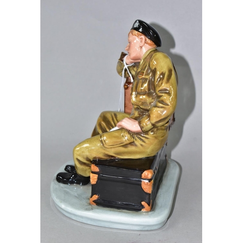 414 - A LIMITED EDITION ROYAL DOULTON CLASSICS 'THE RAILWAY SLEEPER' FIGURINE, HN4418, depicting a WW2 sol... 