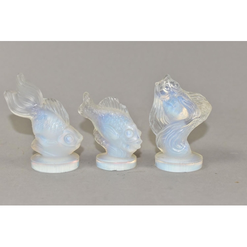 418 - THREE SABINO OPALESCENT GLASS FISH, each on a circular base and marked Sabino, one having a partial ... 