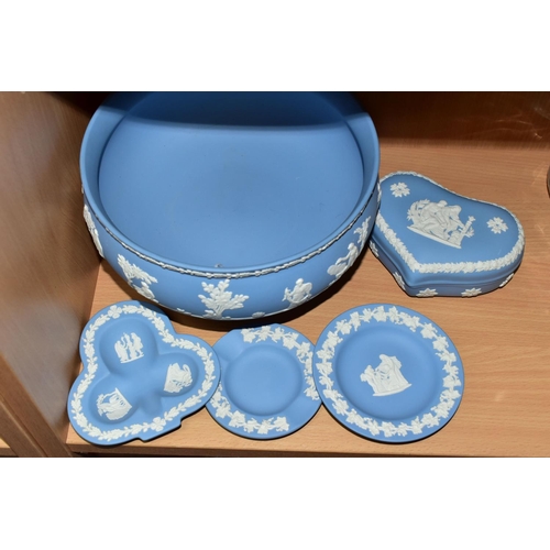 431 - FIVE PIECES OF WEDGWOOD PALE BLUE JASPERWARE, to include a pedestal fruit bowl, diameter of rim 20.5... 