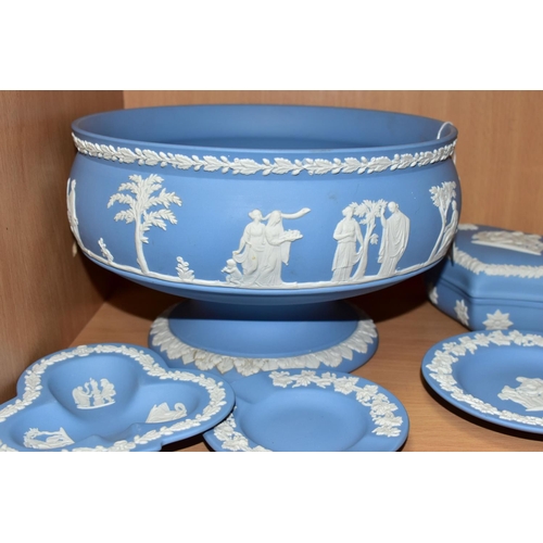 431 - FIVE PIECES OF WEDGWOOD PALE BLUE JASPERWARE, to include a pedestal fruit bowl, diameter of rim 20.5... 